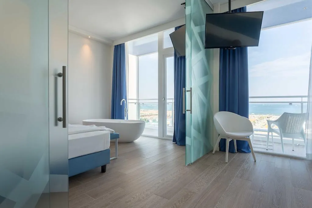 Hotel Mediterraneo Sottomarina 4*,