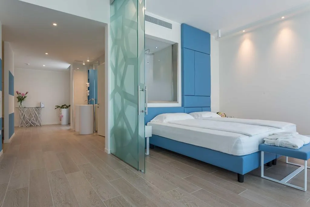 Hotel Mediterraneo Sottomarina 4*,