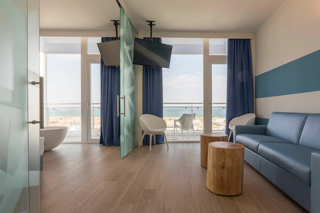 Hotel Mediterraneo Sottomarina 4*,