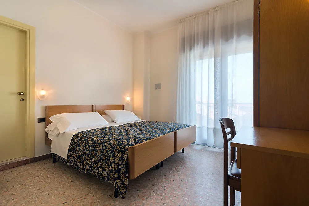 Hotel Mediterraneo Sottomarina 4*,  Italien